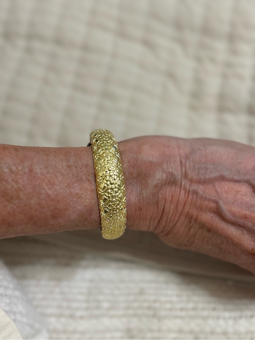 Kendra Scott Gold Floral Engraved Bangle Bracelet - Elegant Women Jewelry